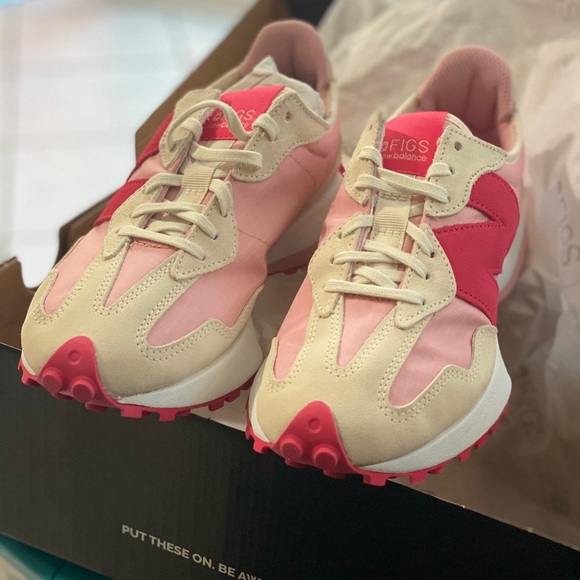 NWT FIGS | NEW BALANCE 327 NURSE SHOES/SNEAKERS - Picture 12 of 12